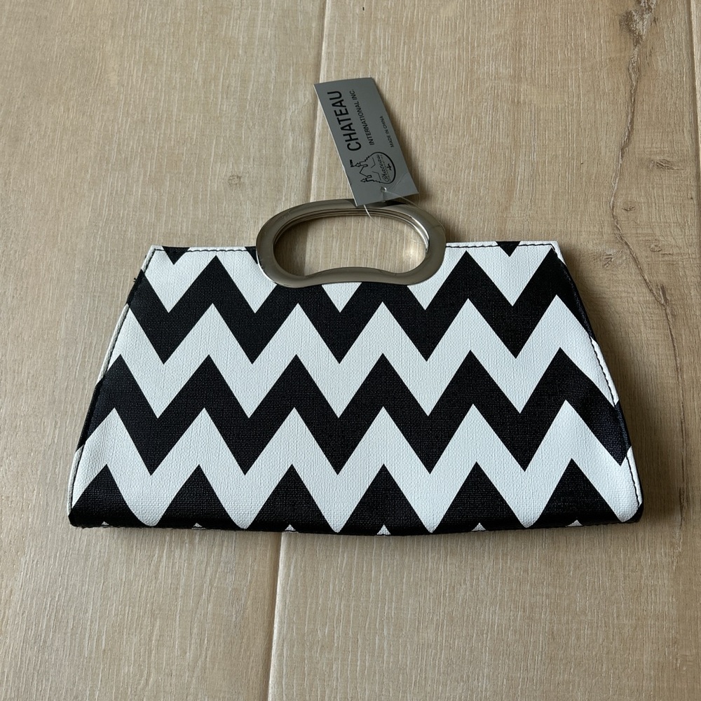 Chateau Chevron Black and White Clutch